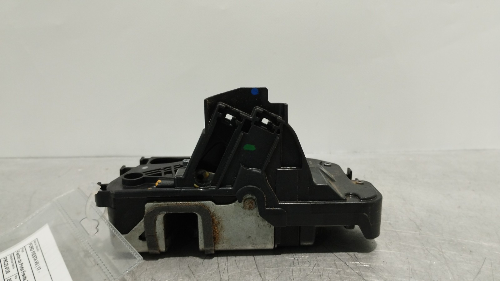 Serrure de porte avant droite FORD FIESTA VII | 17 -  Imagem-1