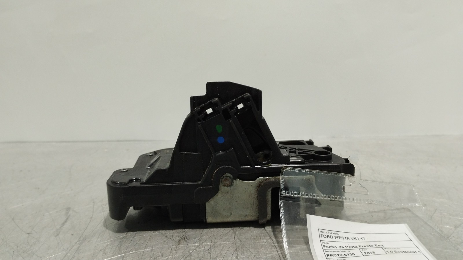 Serrure de porte avant gauche FORD FIESTA VII | 17 -  Imagem-1