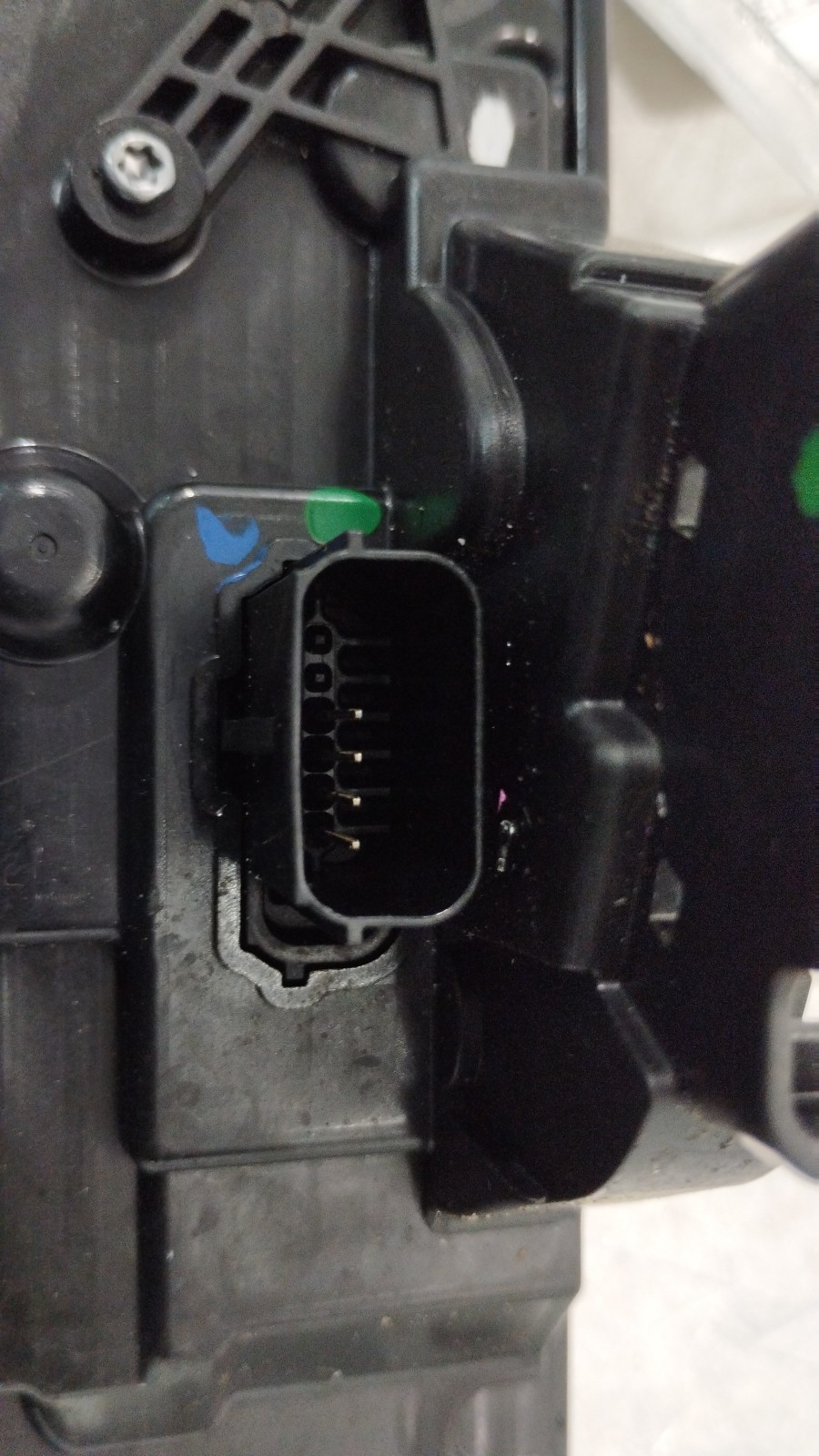 Serrure de porte avant gauche FORD FIESTA VII | 17 -  Imagem-2