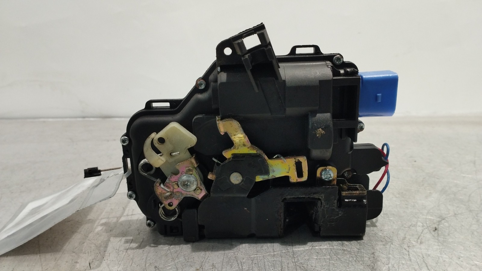 Cierre Puerta Delatera Izq. VOLKSWAGEN POLO (9N_) | 01 - 14 Imagem-1