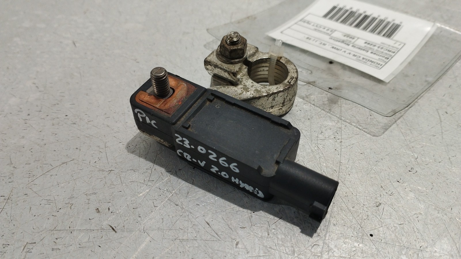 Borne négative de la batterie HONDA CR-V V (RW_, RT_) | 16 -  Imagem-1