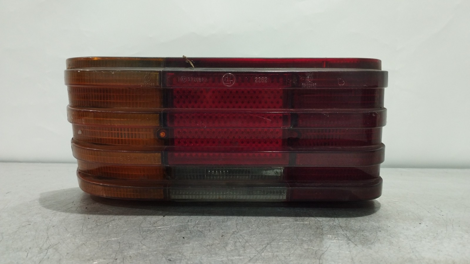 Feu arrière gauche MERCEDES-BENZ 240 (W 115) | 68 - 76
