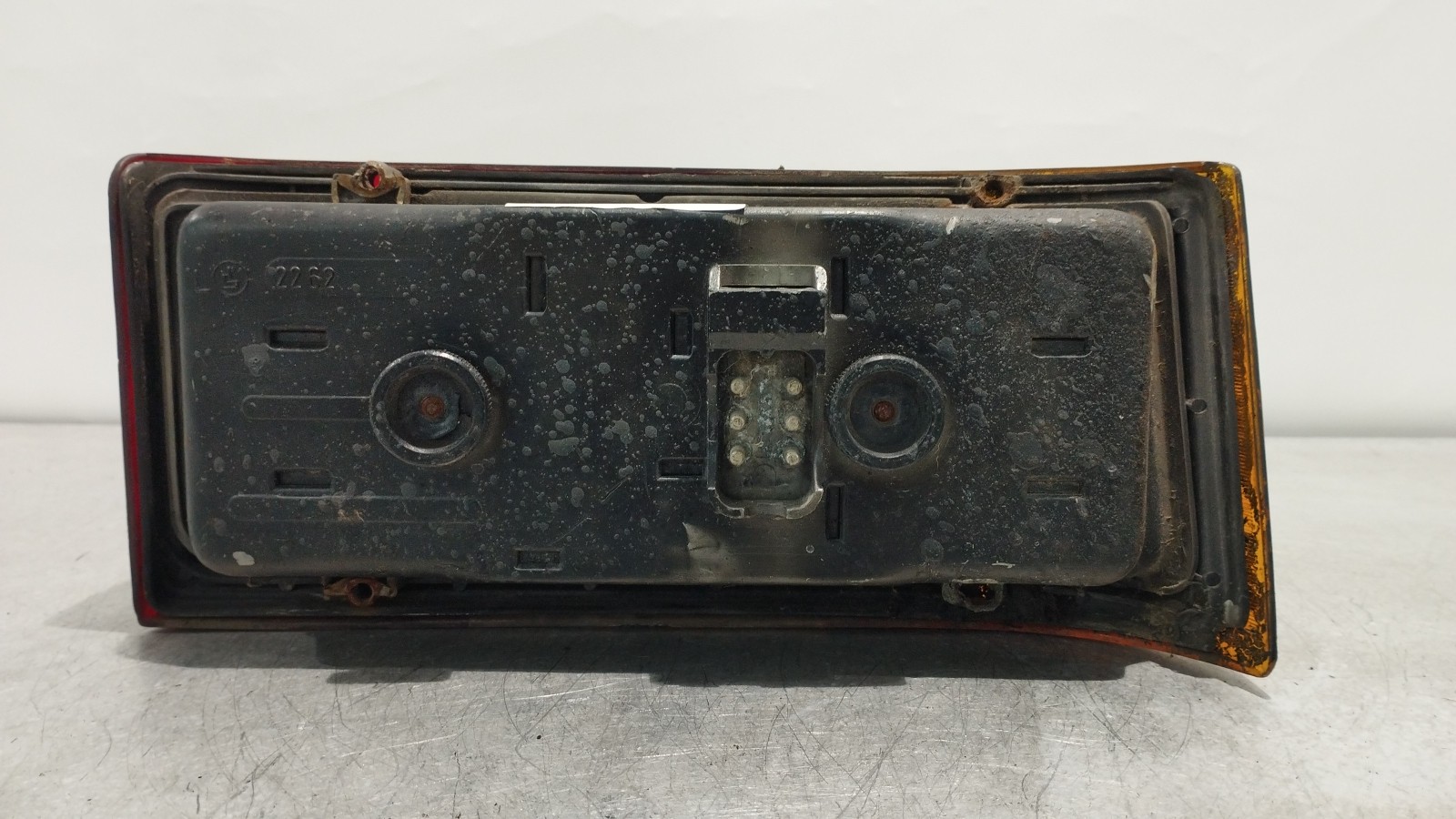 Left Tail Light  MERCEDES-BENZ 240 (W 115) | 68 - 76 Imagem-1