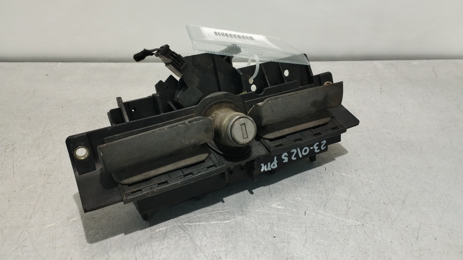Puxador da Mala AUDI A3 (8L1) | 96 - 06