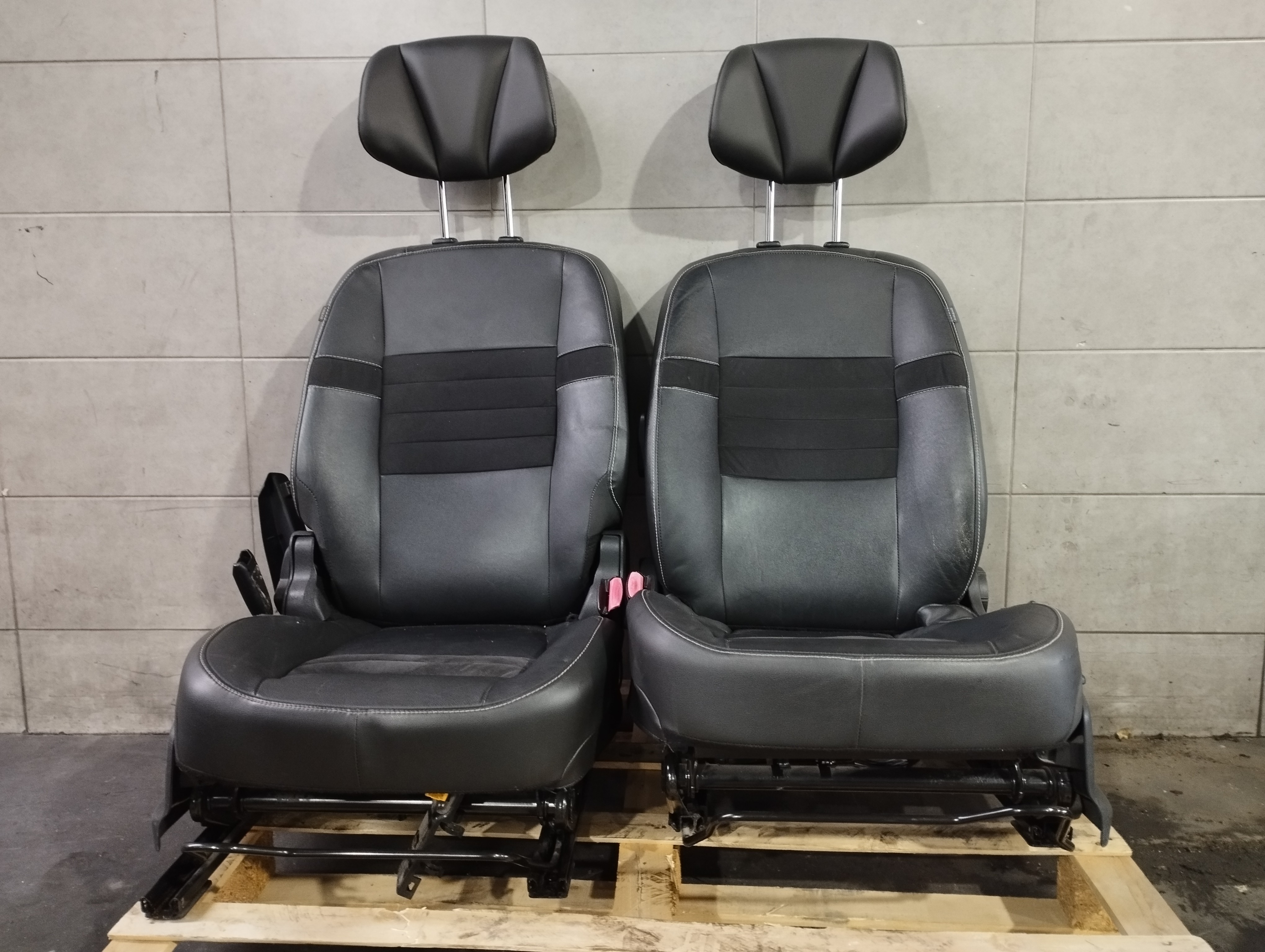 Complete seat set RENAULT GRAND SCÉNIC III (JZ0/1_) | 09 -  Imagem-0