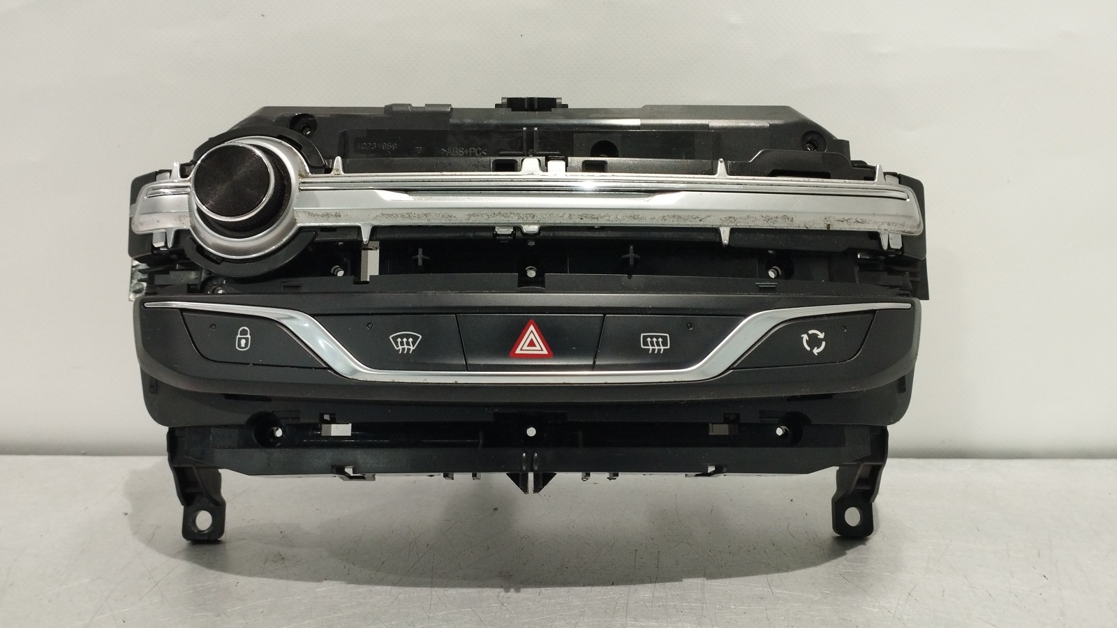 Painel Frontal do Auto Rádio PEUGEOT 308 SW II | 14 - 