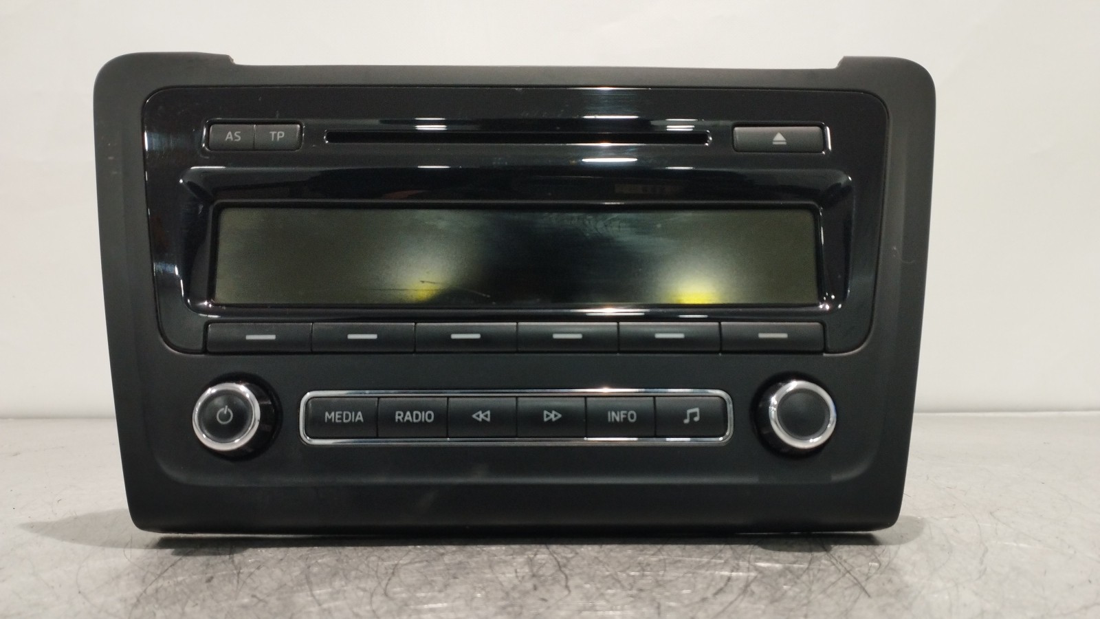 Radio  SKODA RAPID (NH3) | 12 -  Imagem-0