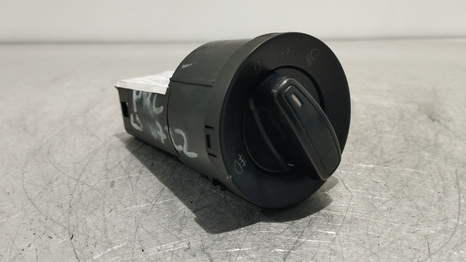 Headlight switch SKODA RAPID (NH3) | 12 - 