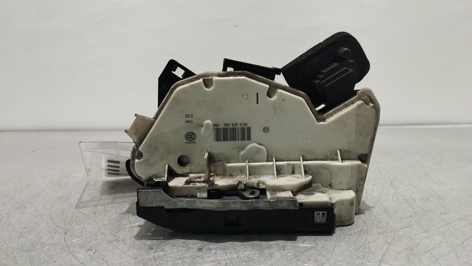 Rear left lock SKODA RAPID (NH3) | 12 - 