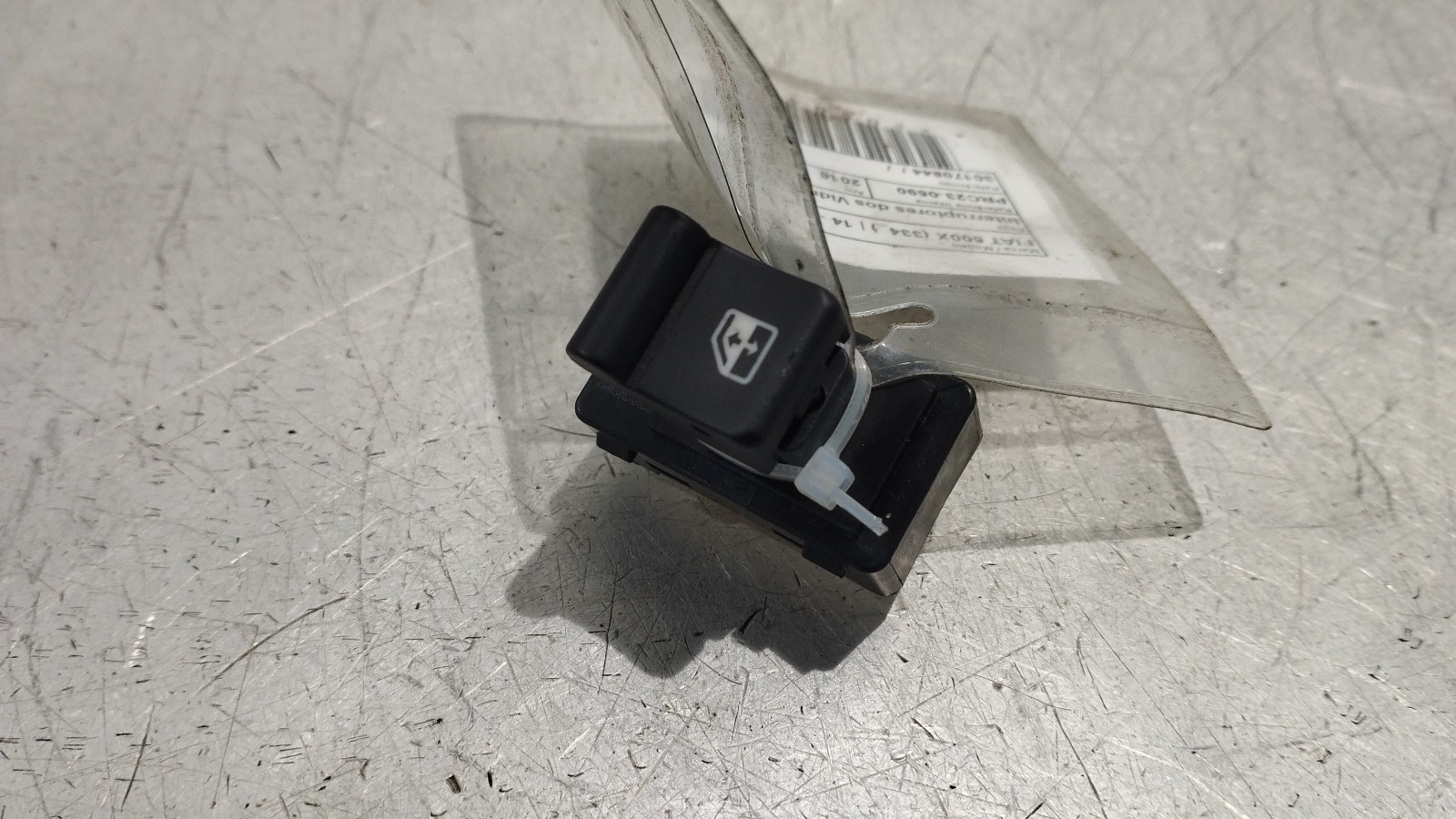 Interrupteur de vitre arrière droite FIAT 500X (334_) | 14 - 