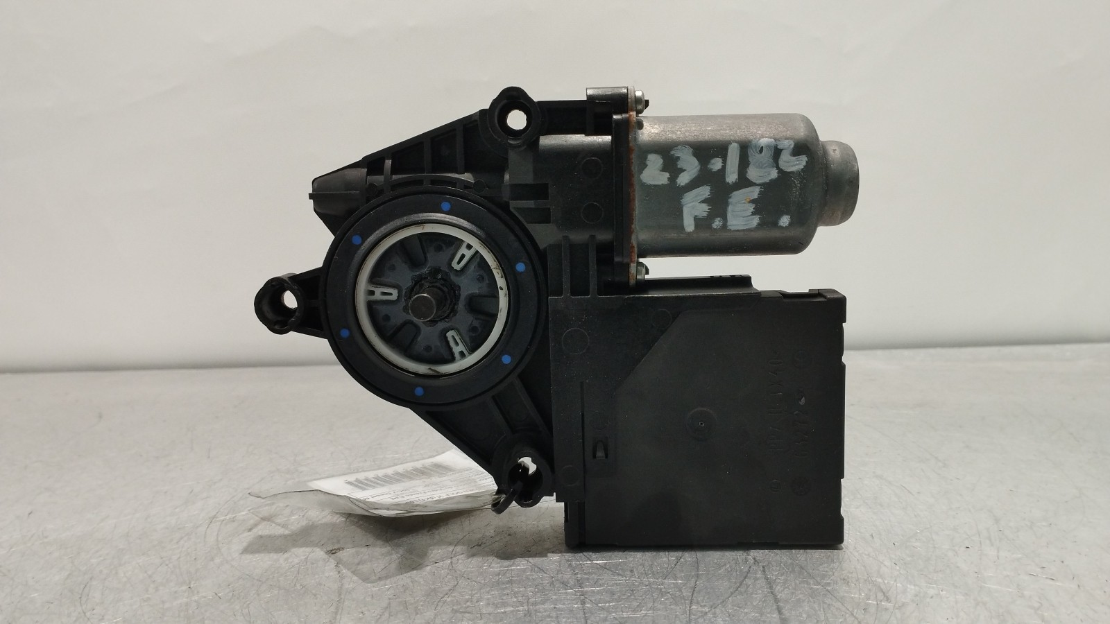 Moteur électrique de vitre avant gauche VOLKSWAGEN GOLF VI (5K1) | 08 - 14