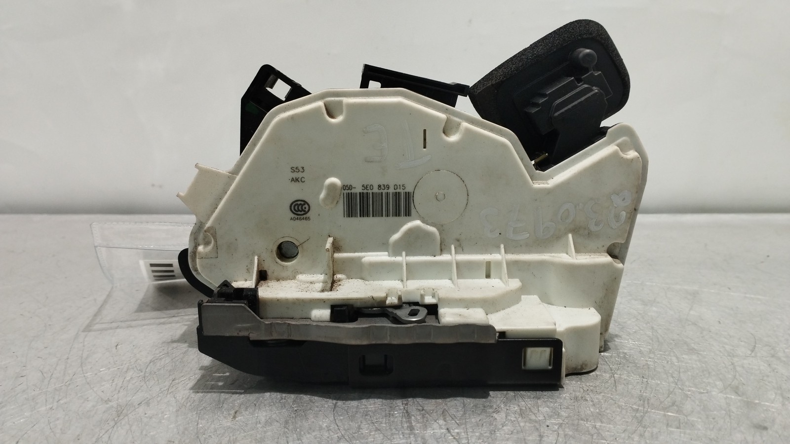 Fecho da Porta Tras Esq SKODA OCTAVIA III Combi (5E5) | 12 - 
