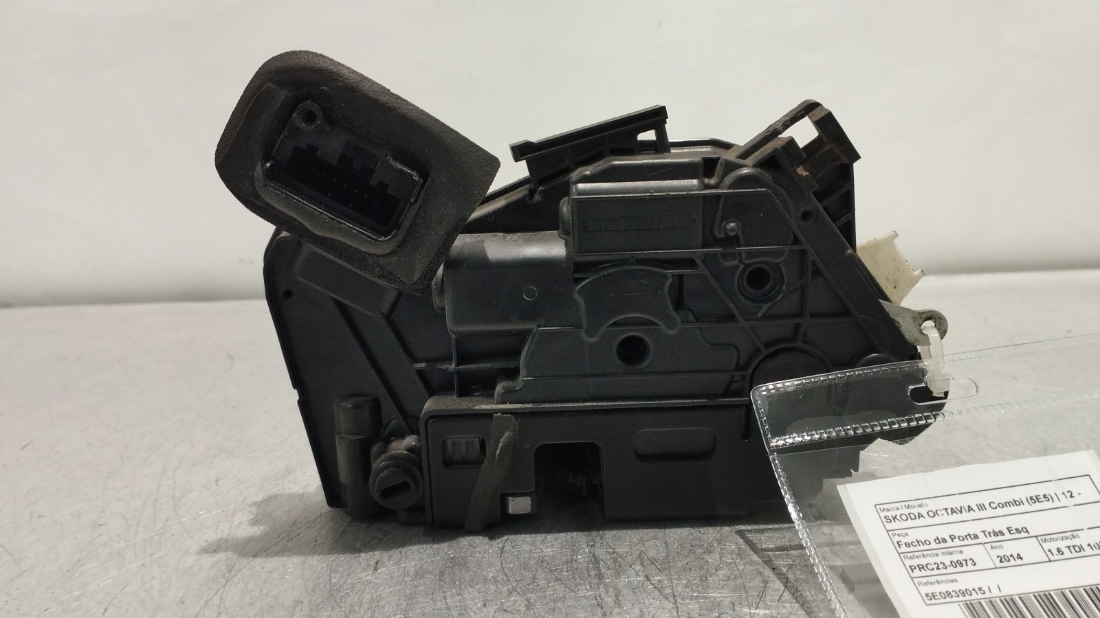 Serrure de porte arriere gauche SKODA OCTAVIA III Combi (5E5) | 12 -  Imagem-1