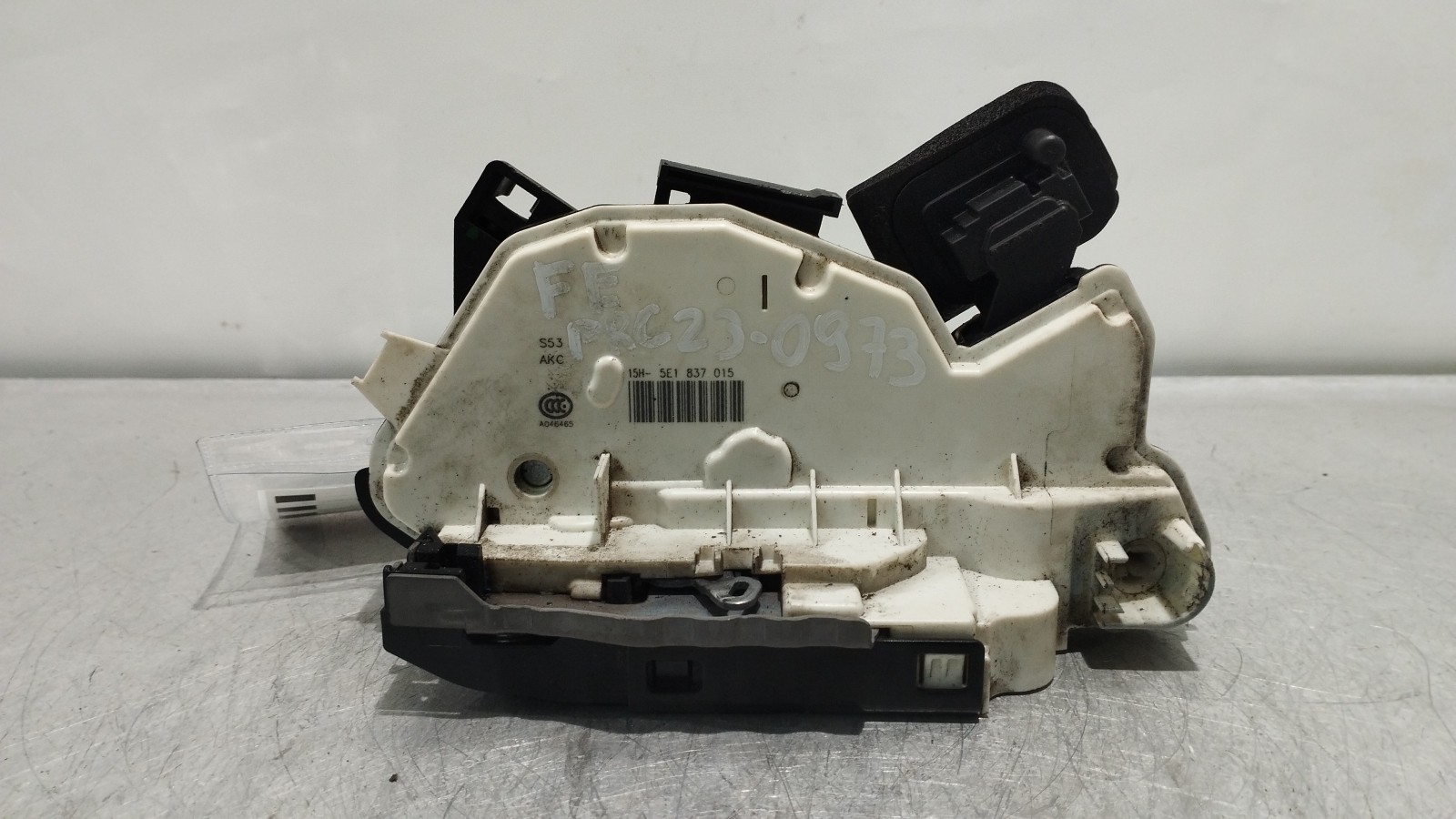 Fecho da Porta Frente Esq SKODA OCTAVIA III Combi (5E5) | 12 - 
