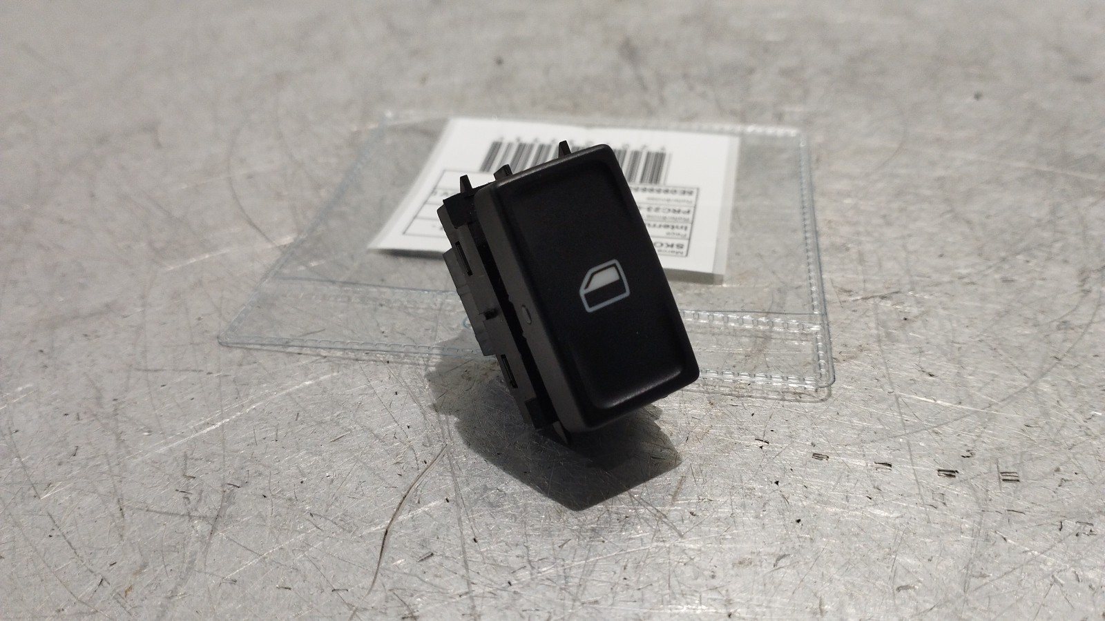 Interrupteur de vitre arrière gauche SKODA OCTAVIA III Combi (5E5) | 12 - 