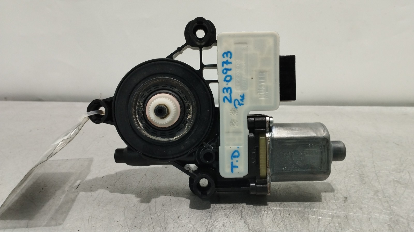 Moteur électrique de vitre arrière droite SKODA OCTAVIA III Combi (5E5) | 12 - 