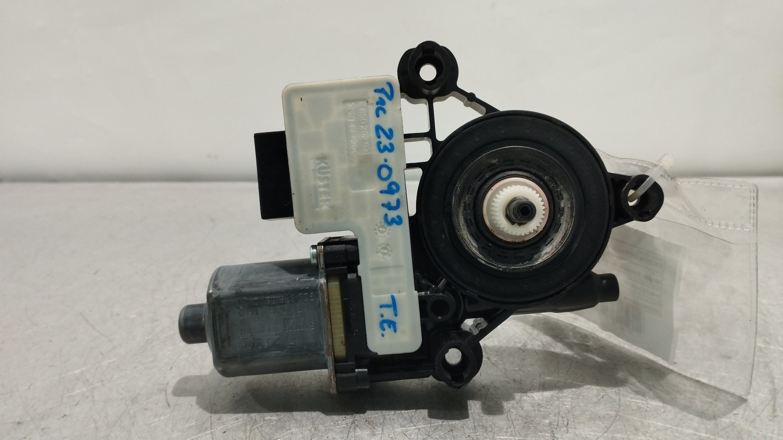 Moteur électrique de vitre arrière gauche SKODA OCTAVIA III Combi (5E5) | 12 - 