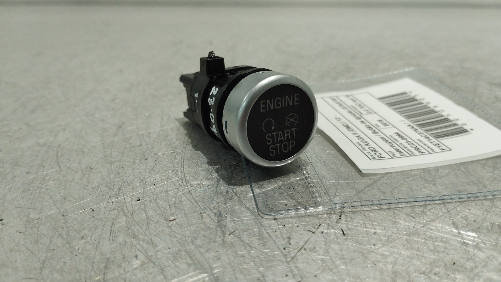 Interruptor / Botão de Ignição (START/STOP) FORD KUGA II (DM2) | 12 - 