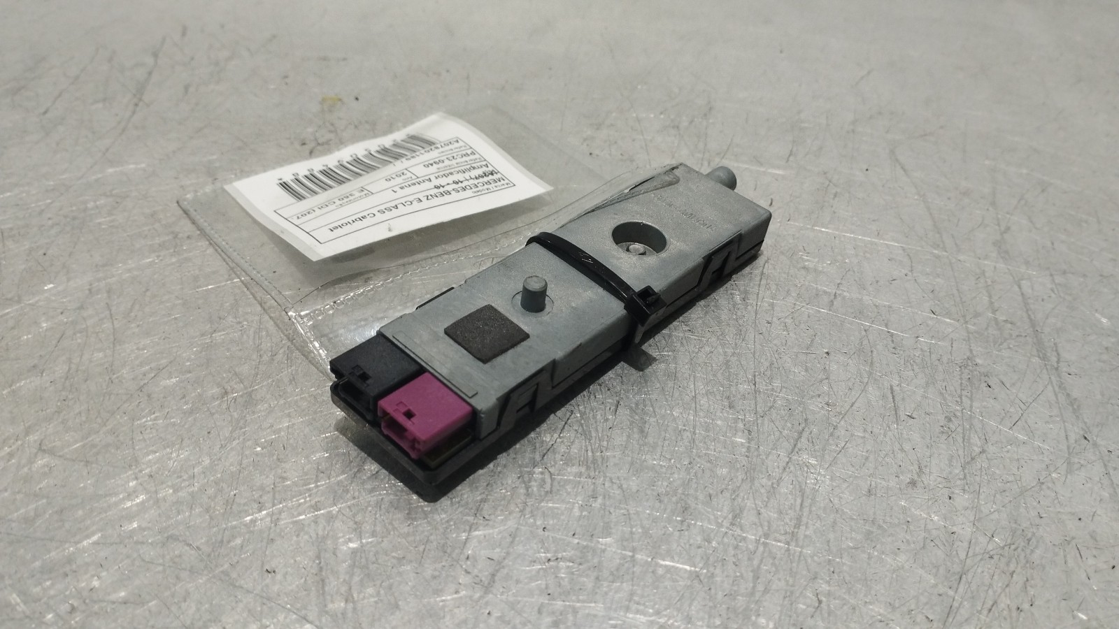 Amplificador Antena MERCEDES-BENZ E-CLASS Cabriolet (A207) | 10 - 16 Imagem-1