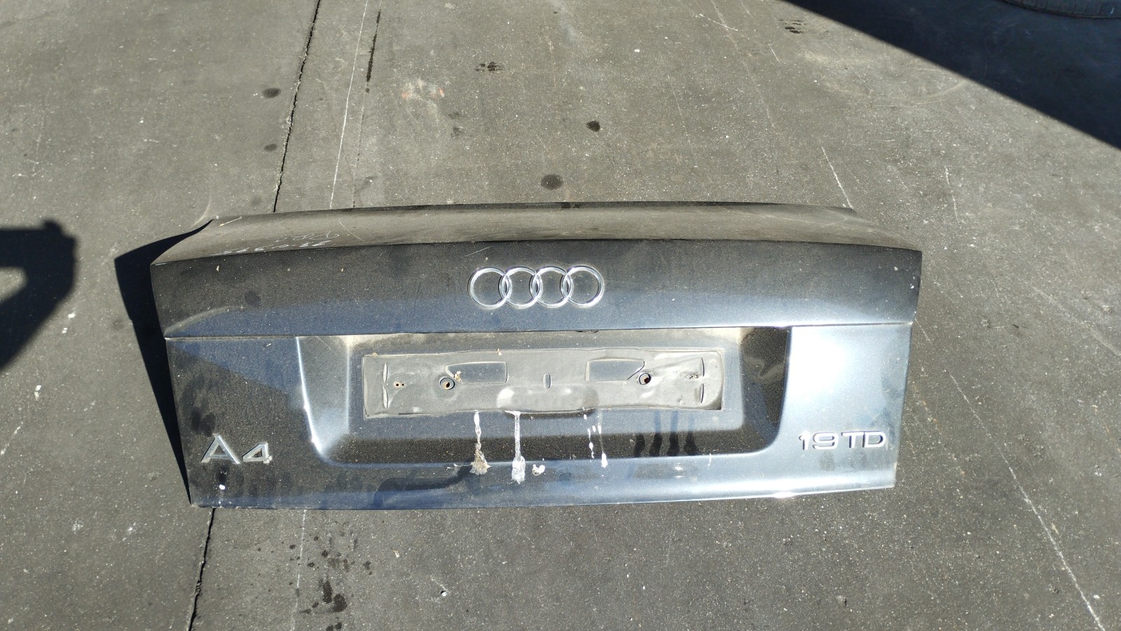 Tampa da Mala AUDI A4 (8E2, B6) | 00 - 05