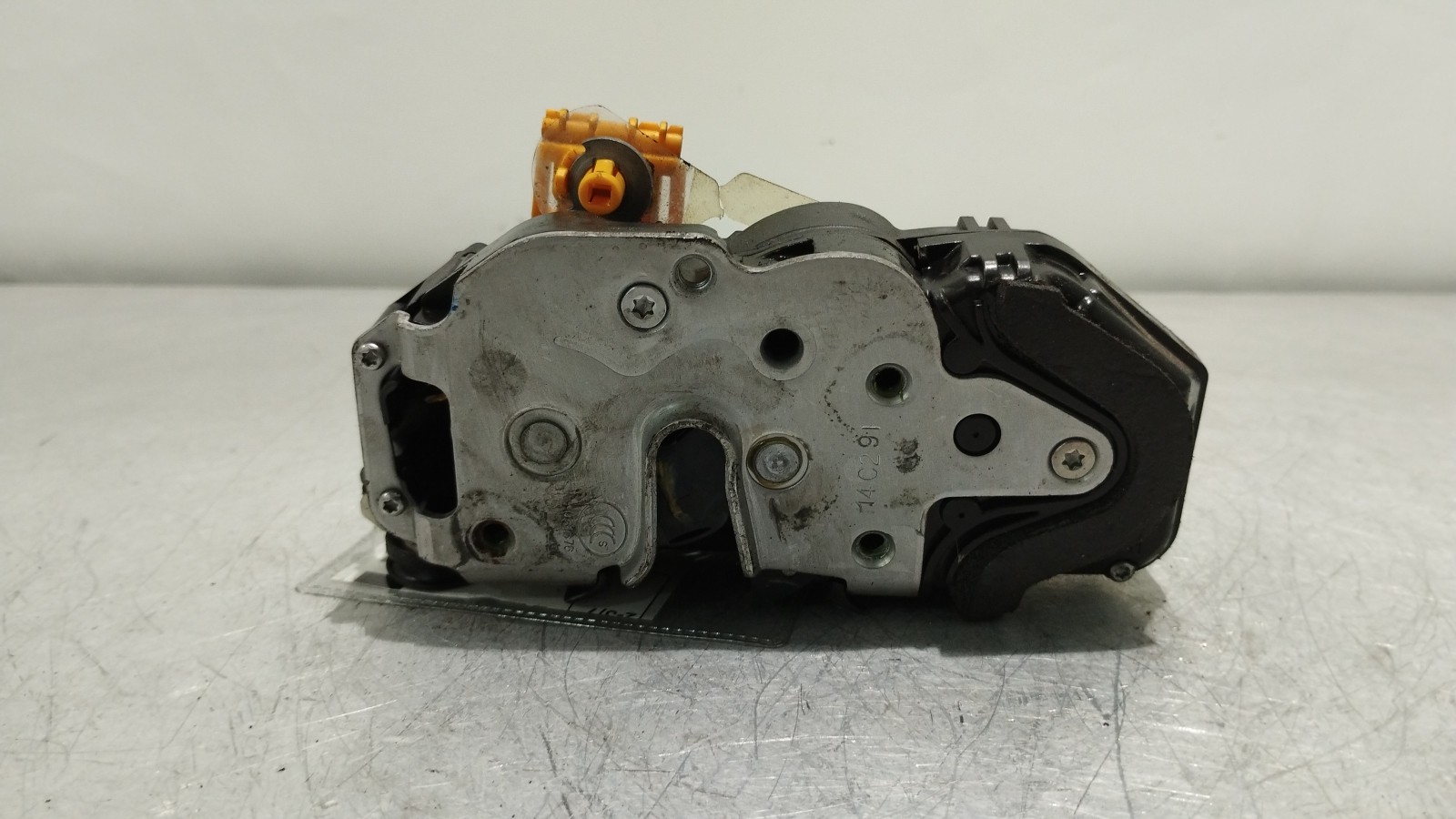 Rear left lock OPEL ASTRA J (P10) | 09 - 15 Imagem-2