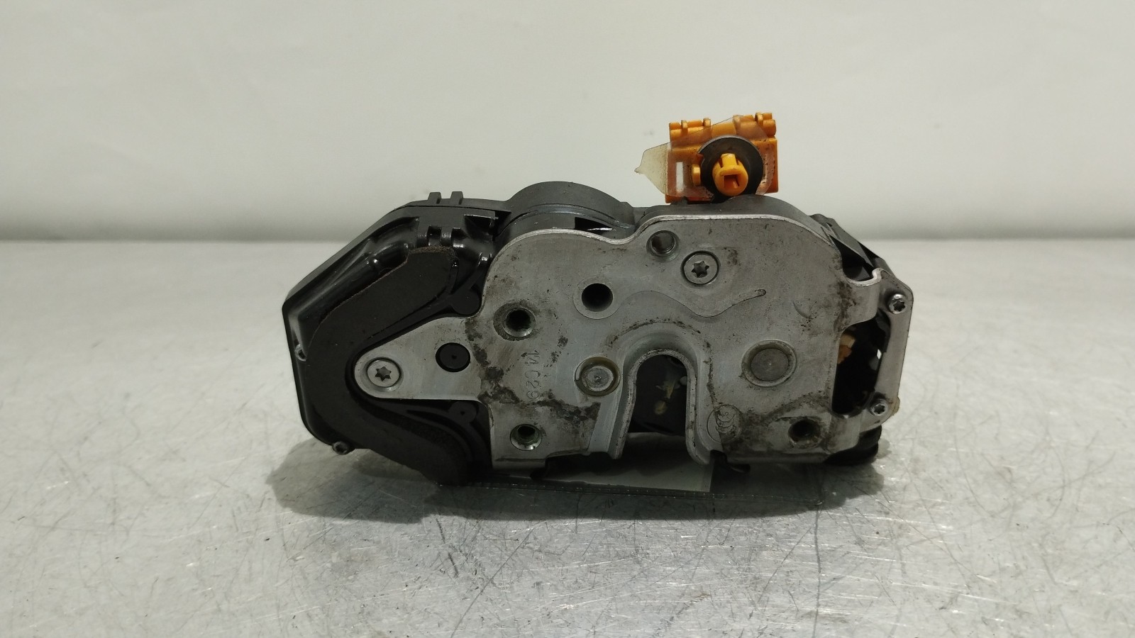 Rear right lock OPEL ASTRA J (P10) | 09 - 15 Imagem-2