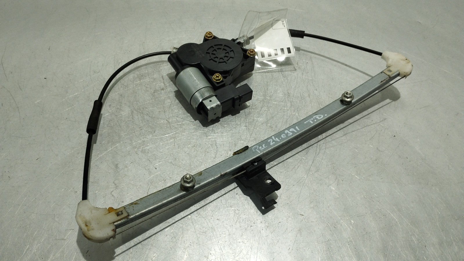 Lève-vitre arrière droit électrique MAZDA 6 Hatchback (GG) | 02 - 08