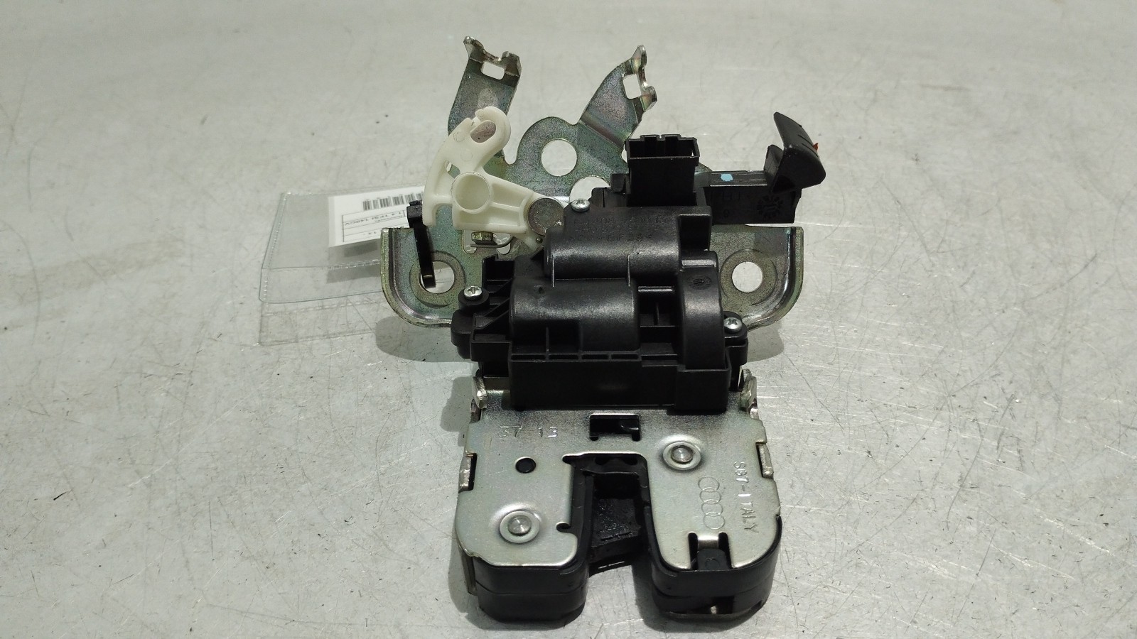 Fecho da Mala AUDI A3 Limousine (8VS, 8VM) | 13 - 