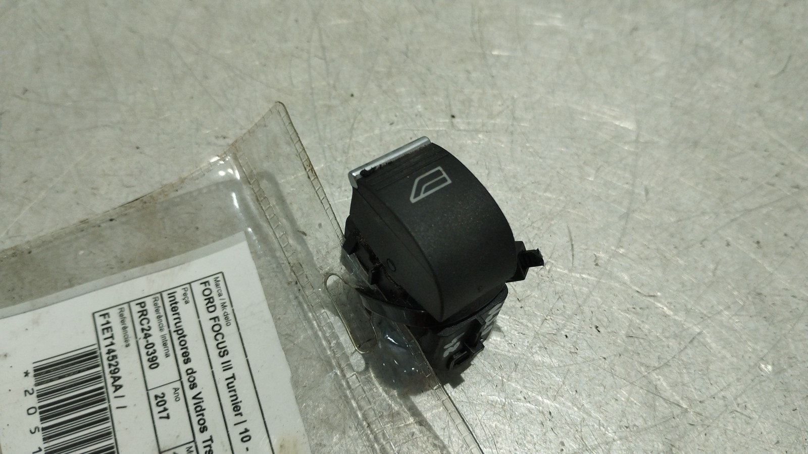 Interrupteur de vitre arrière gauche FORD FOCUS III Turnier | 10 - 