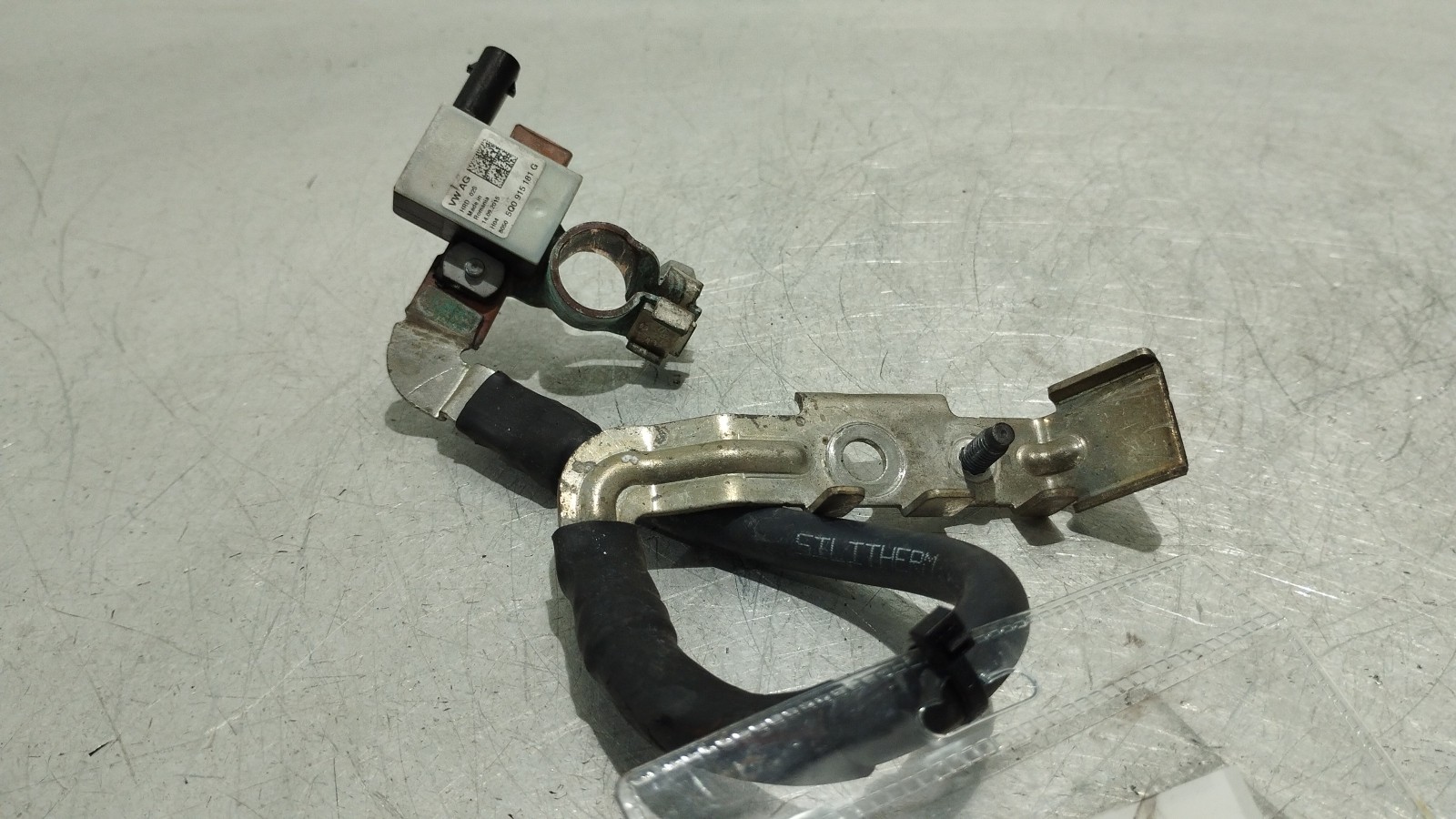 Borne négative de la batterie VOLKSWAGEN GOLF VII (5G1, BQ1, BE1, BE2) | 12 - 