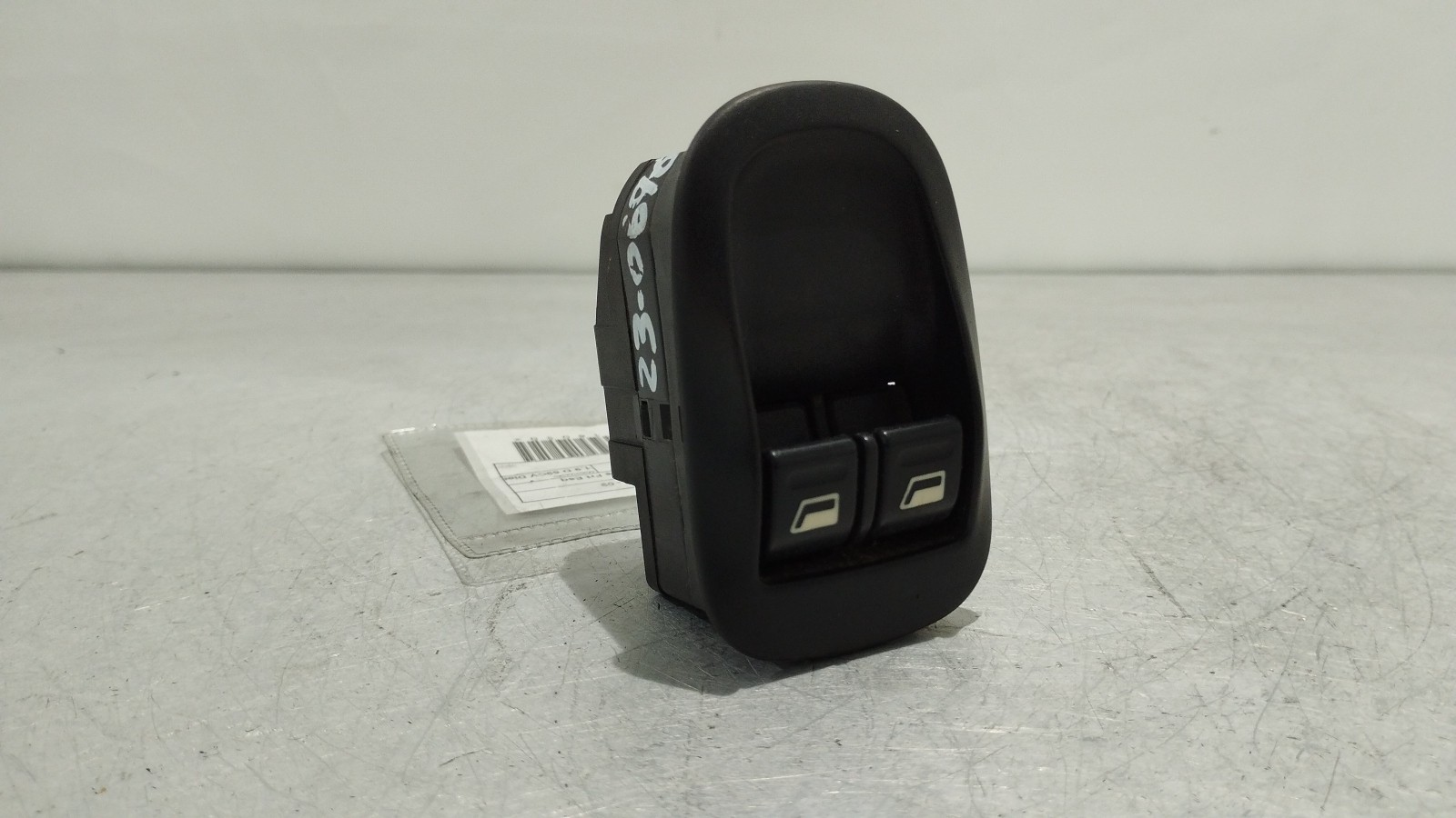 Interrupteur de vitre avant gauche PEUGEOT 206 Van | 99 - 09