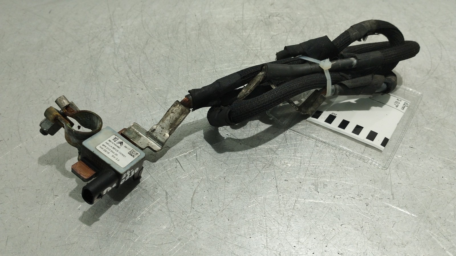 Borne négative de la batterie PEUGEOT 208 I (CA_, CC_) | 12 - 