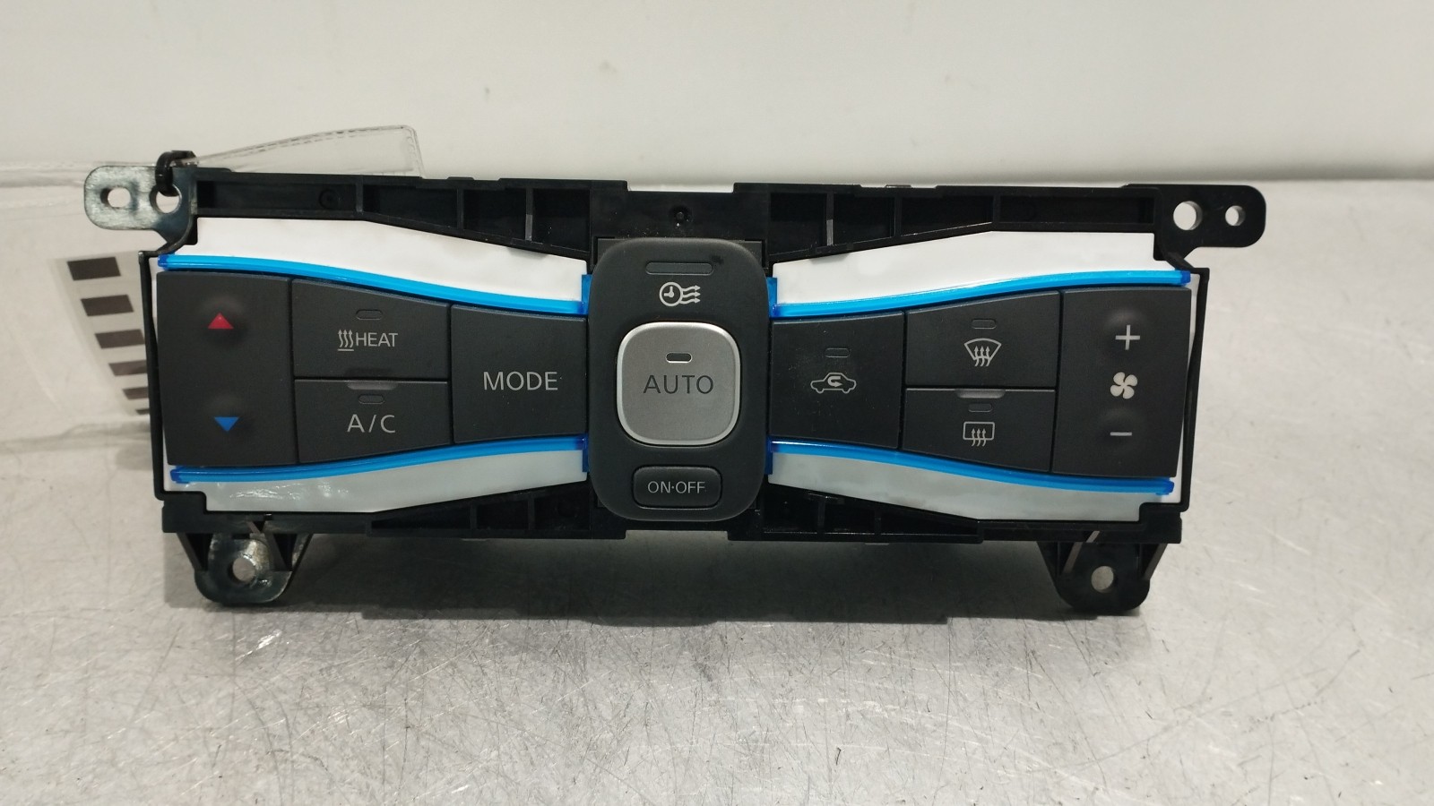 Commande Chauffage NISSAN LEAF (ZE0) | 10 - 