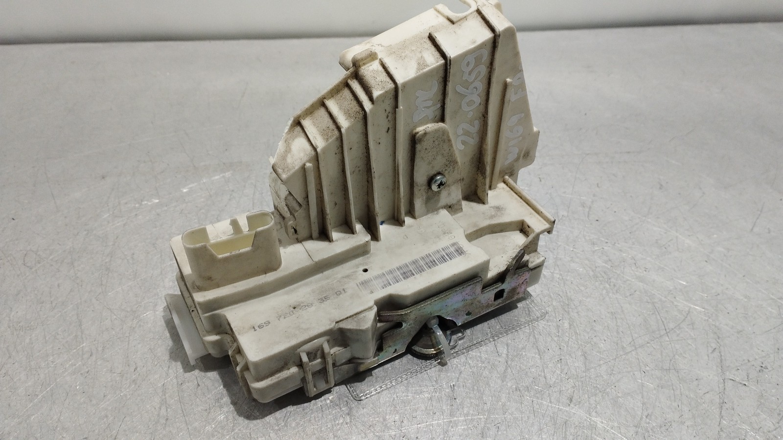 Serrure de porte avant droite MERCEDES-BENZ A-CLASS (W169) | 04 - 12