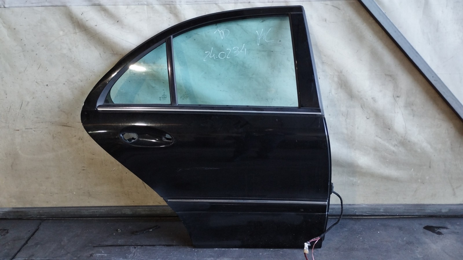 Porte arrière droite MERCEDES-BENZ C-CLASS (W203) | 00 - 07