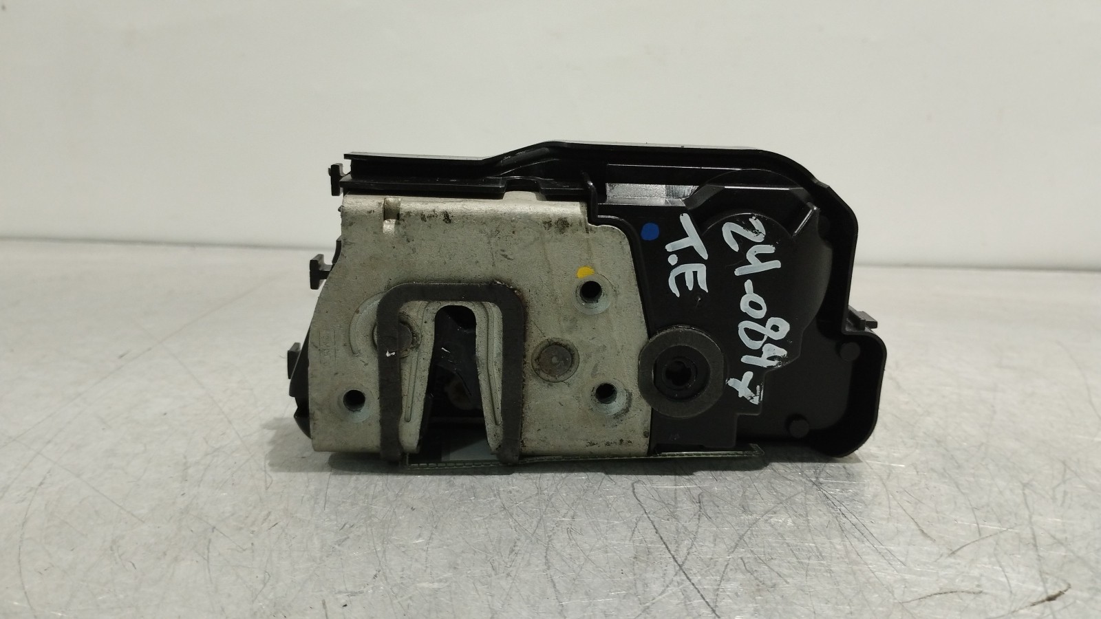 Serrure de porte arriere gauche FORD PUMA | 19 -  Imagem-2