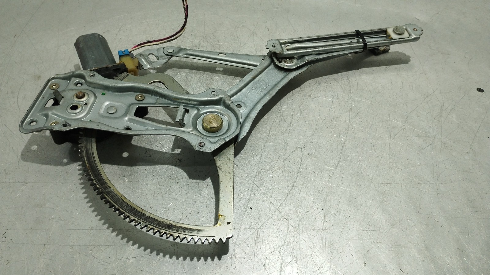 Lève-vitre avant gauche électrique MERCEDES-BENZ M-CLASS (W163) | 98 - 05