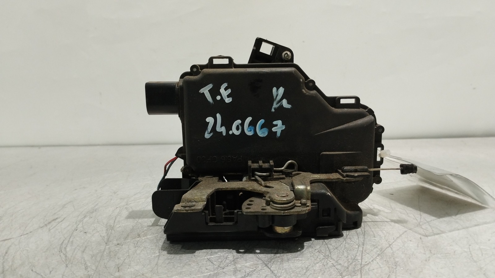 Fecho da Porta Trás Esq VOLKSWAGEN GOLF IV (1J1) | 97 - 07