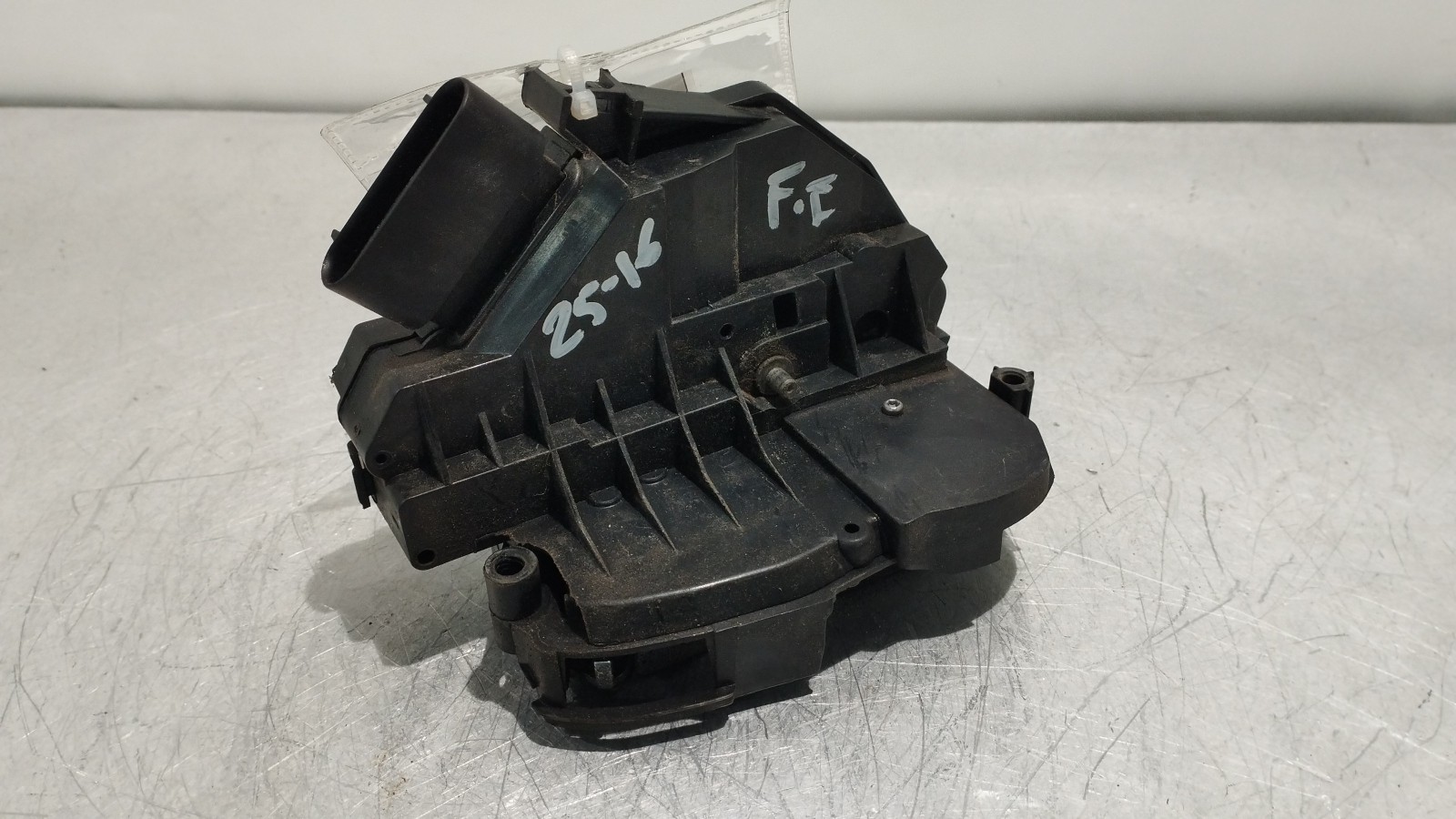 Cierre Puerta Delatera Izq. FORD FIESTA VI (CB1, CCN) | 08 - 