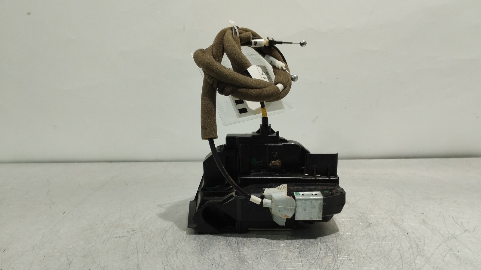 Serrure de porte avant droite NISSAN QASHQAI II (J11, J11_) | 13 - 