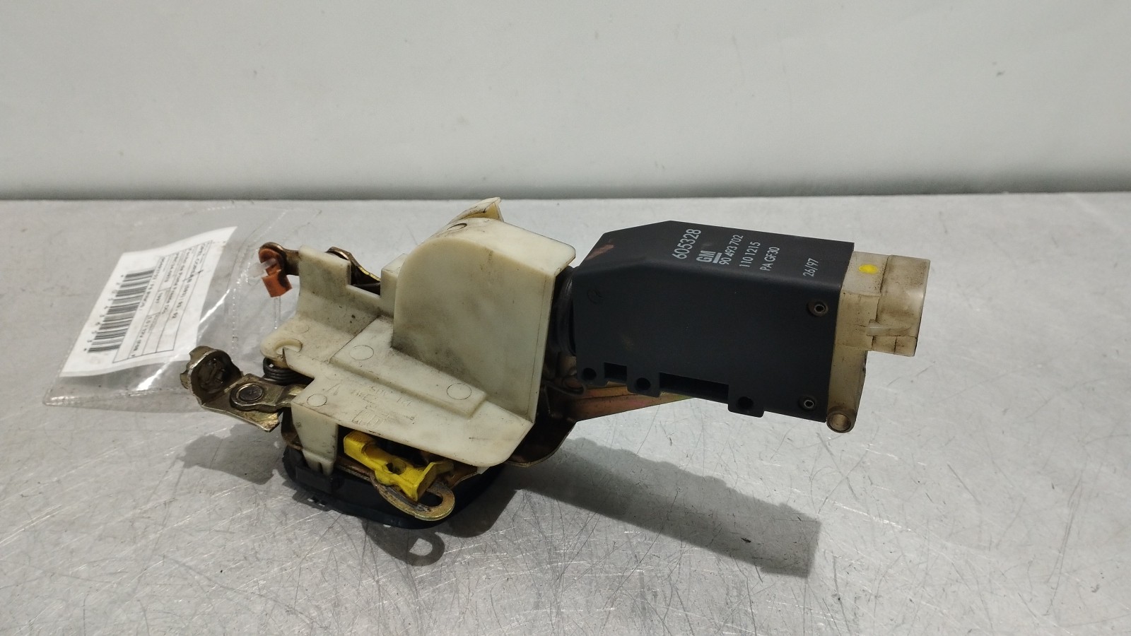 Fecho da Porta Frente Dto OPEL CORSA B (S93) | 93 - 02