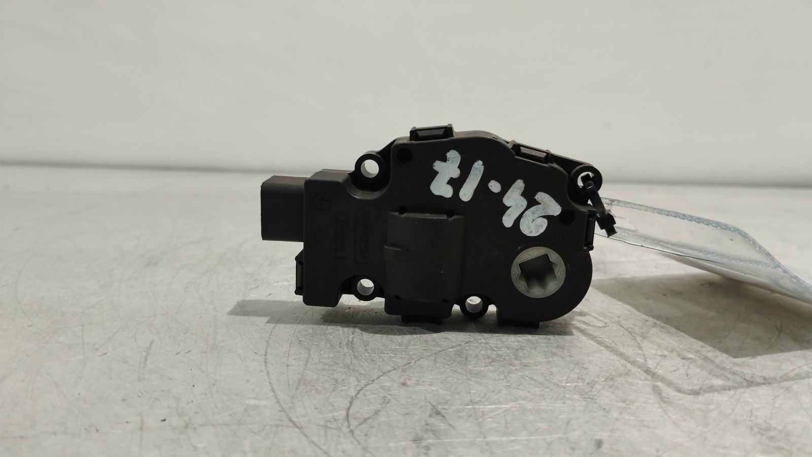 Motor apertura trampillas climatizador BMW 1 (F20) | 11 - 19