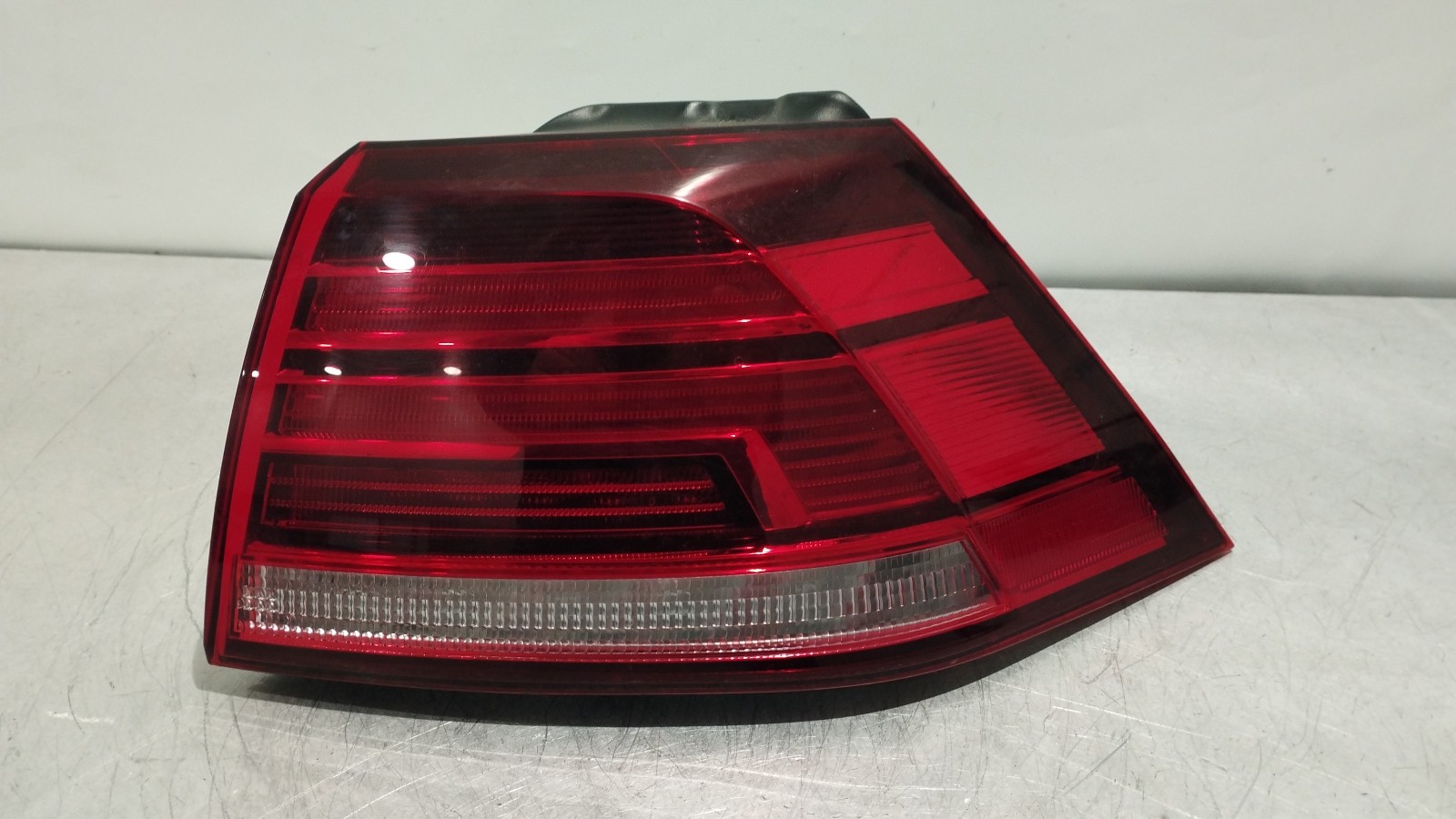 Farolim Stop Drt VOLKSWAGEN GOLF VII (5G1, BQ1, BE1, BE2) | 12 - 