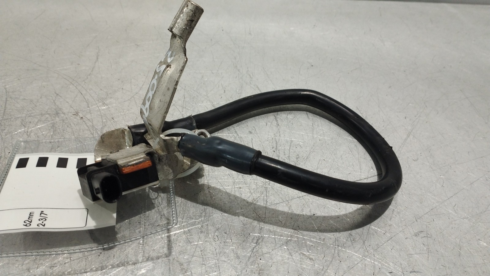 Borne négative de la batterie BMW X2 (F39) | 17 - 