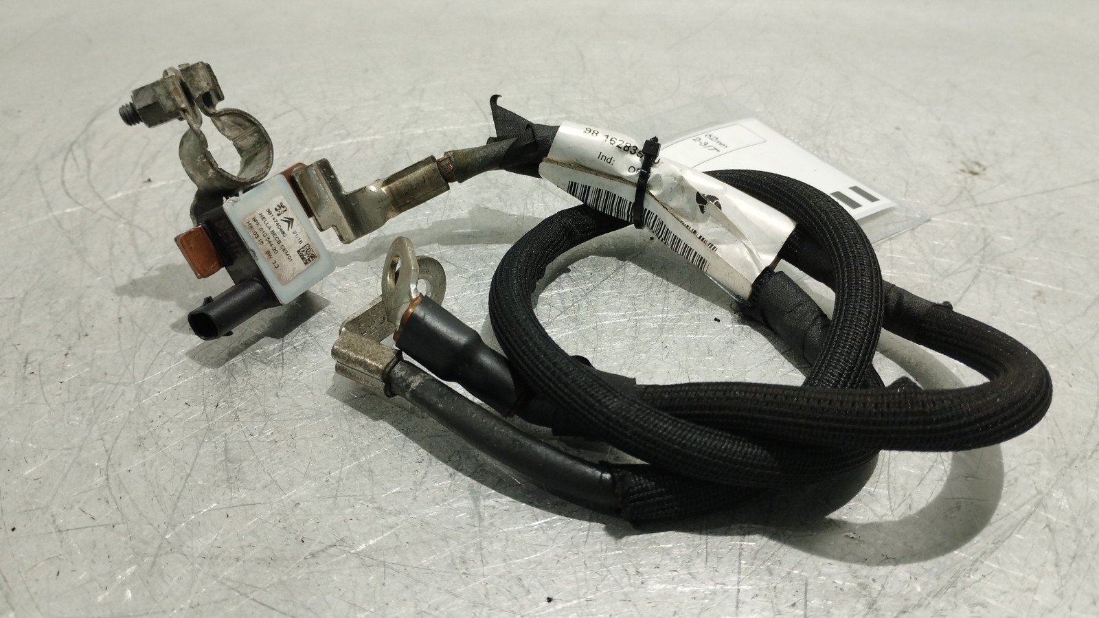 Borne négative de la batterie CITROEN C4 CACTUS | 14 - 