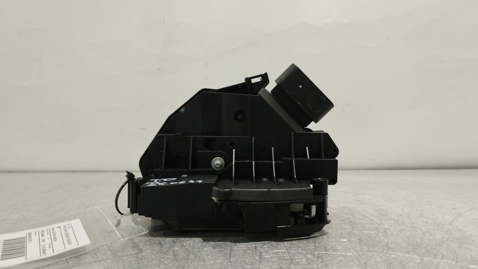Fecho da Porta Trás Dto FORD C-MAX II (DXA/CB7, DXA/CEU) | 10 - 