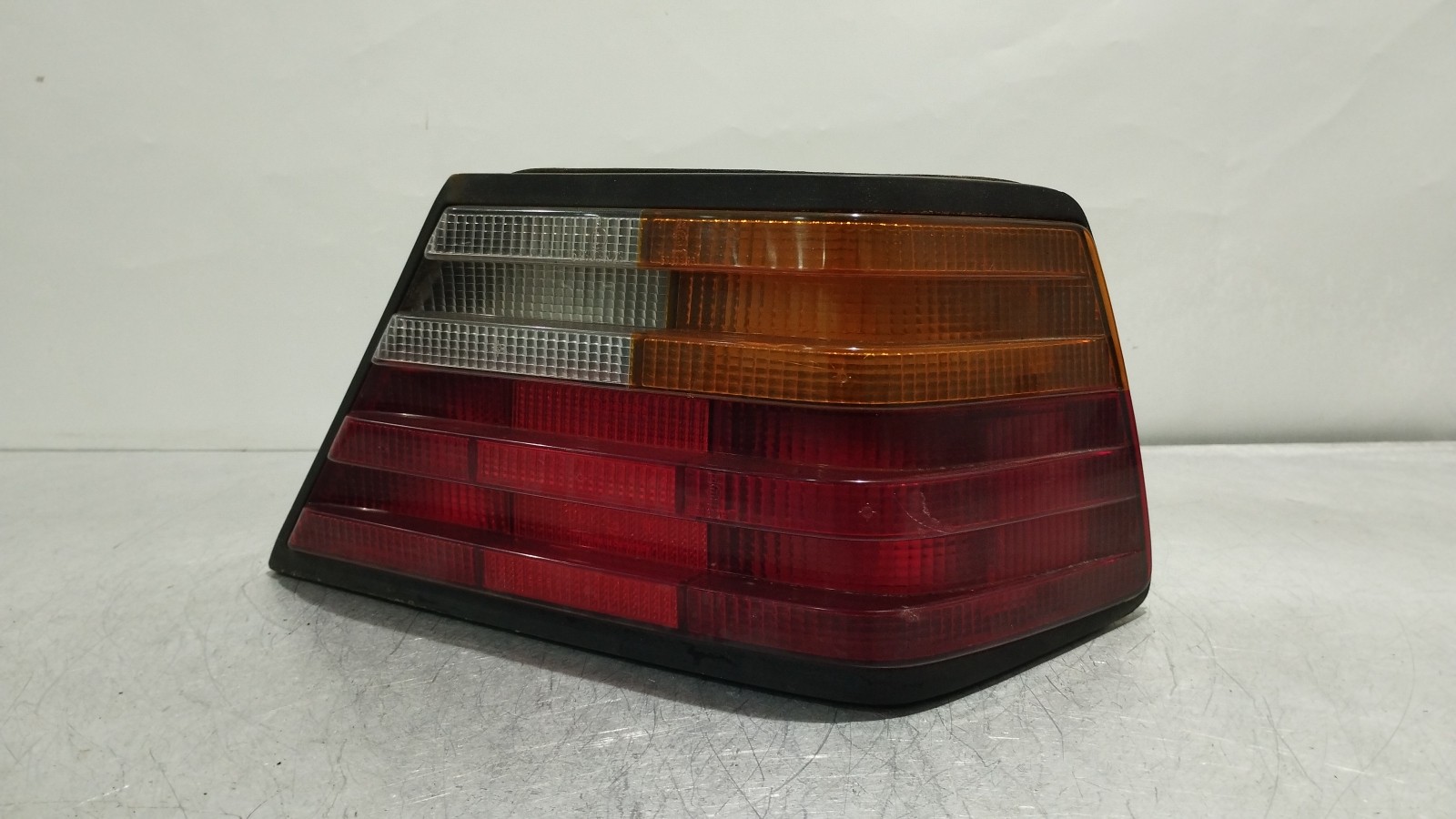 Farolim Stop Drt MERCEDES-BENZ TRÊS VOLUMES (W124) | 84 - 93 Imagem-0