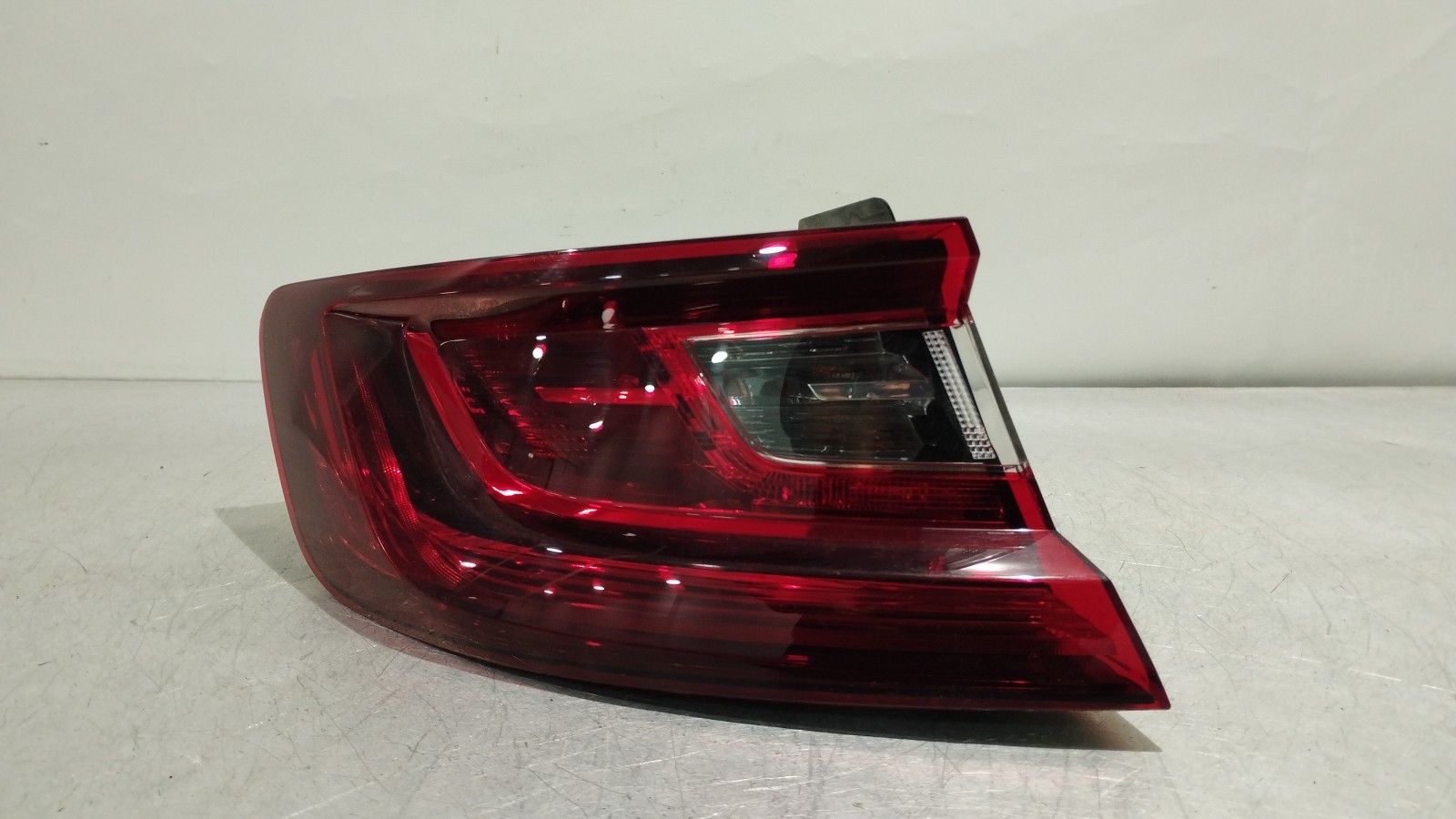 Left Tail Light  RENAULT MEGANE IV Hatchback (B9A/M/N_) | 15 - 