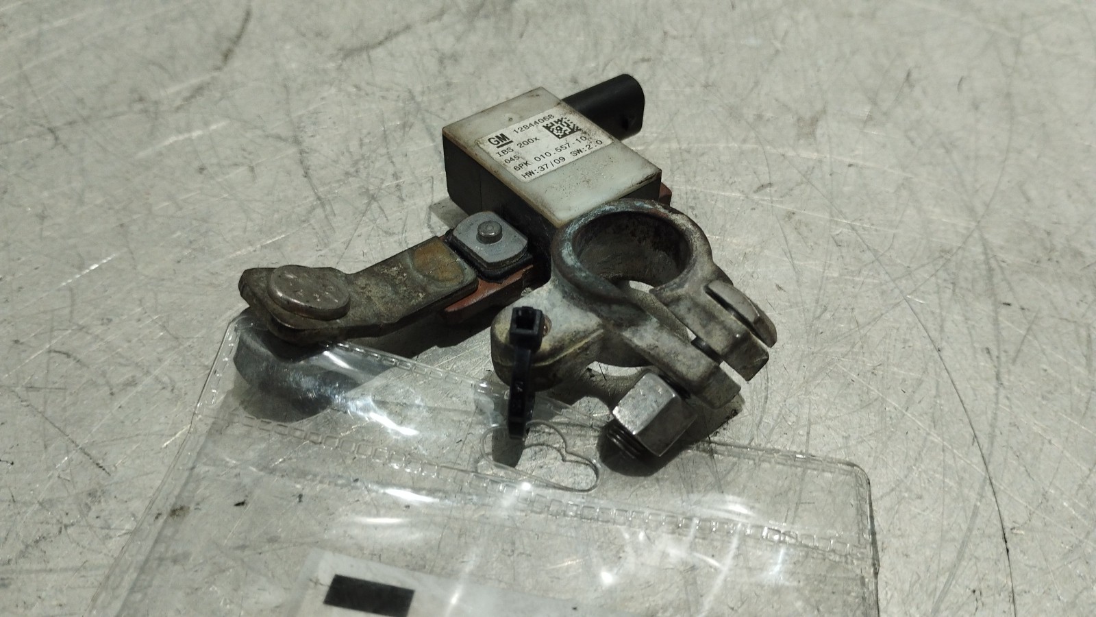 Borne négative de la batterie OPEL ASTRA J (P10) | 09 - 15