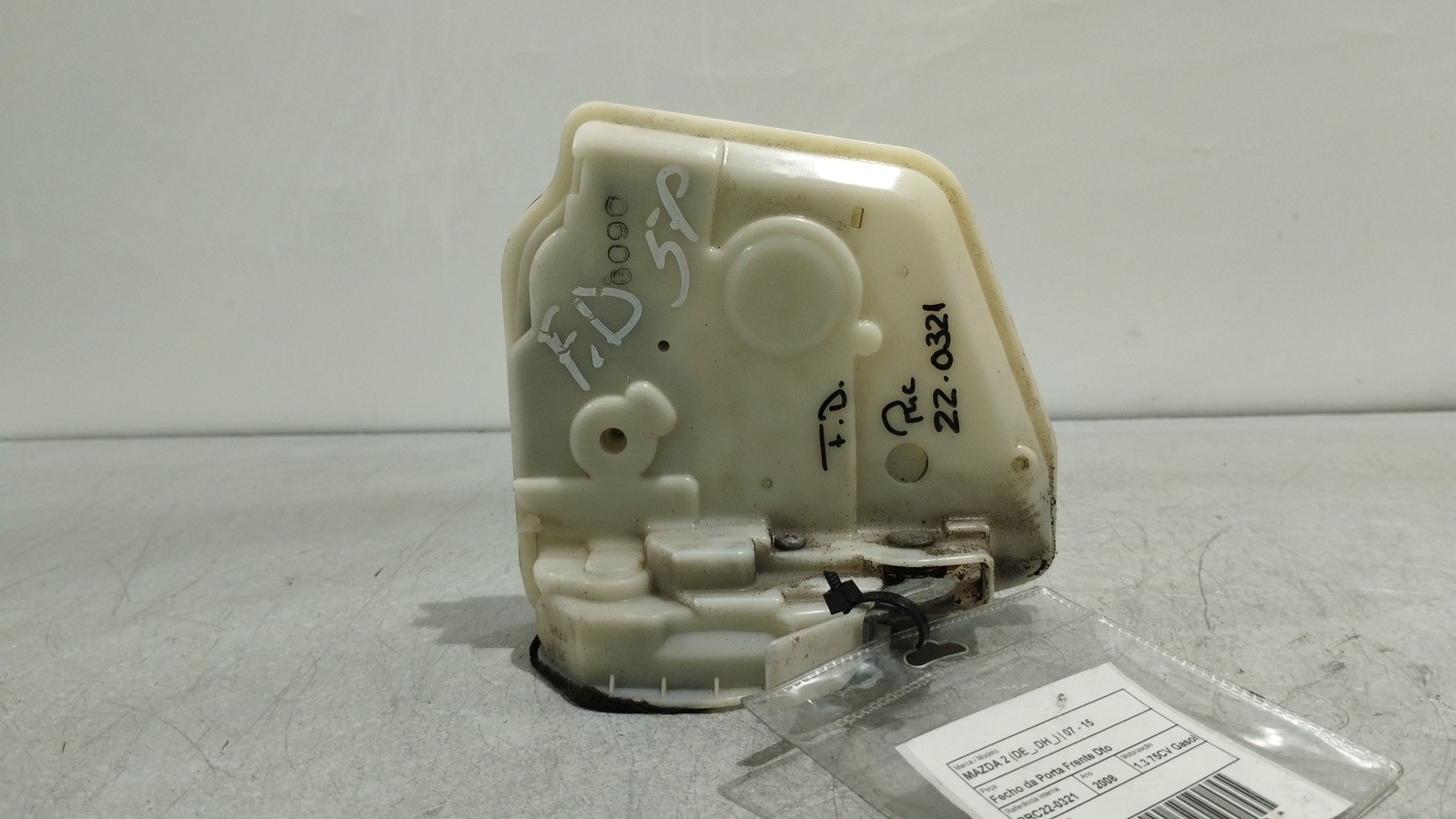 Serrure de porte avant droite MAZDA 2 (DE_, DH_) | 07 - 15